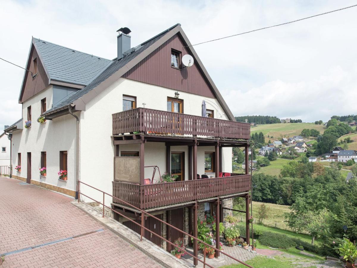 Cozy Apartment In Ore Mountains With Balcony Breitenbrunn  Rom bilde