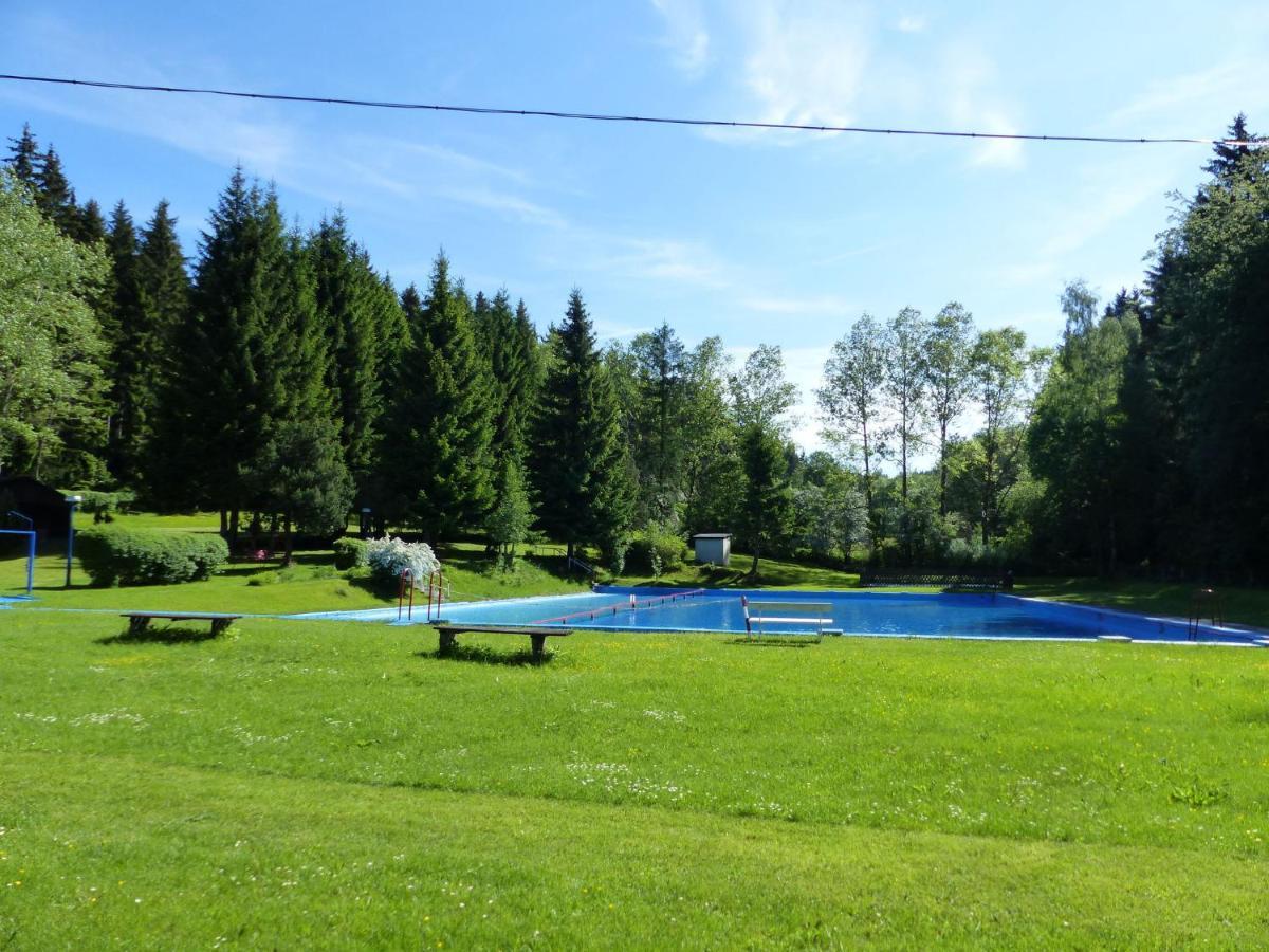 Cozy Apartment In Ore Mountains With Balcony Breitenbrunn  Rom bilde