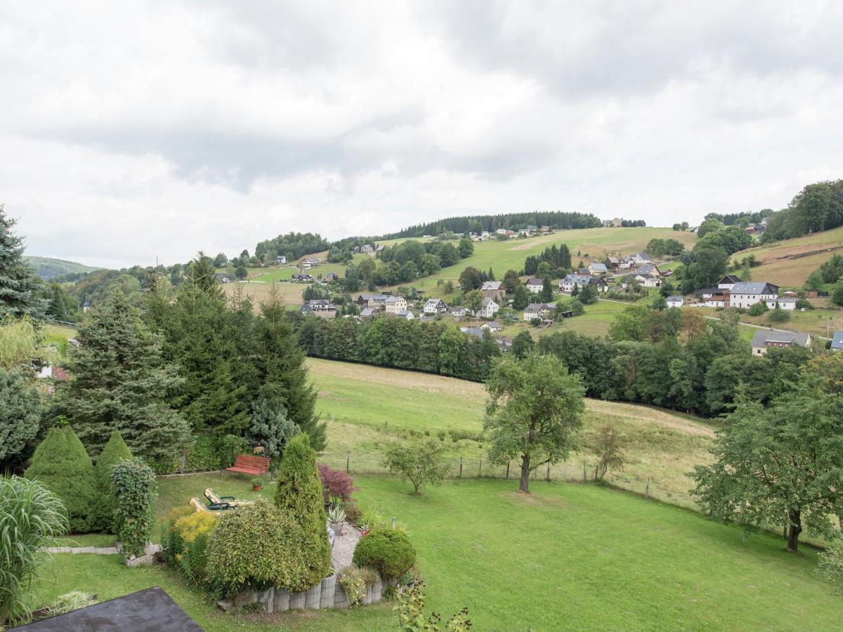 Cozy Apartment In Ore Mountains With Balcony Breitenbrunn  Rom bilde