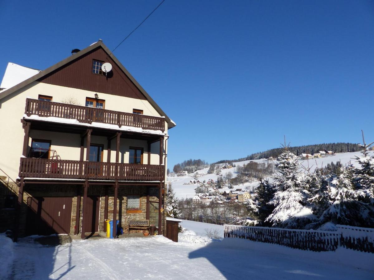 Cozy Apartment In Ore Mountains With Balcony Breitenbrunn  Rom bilde