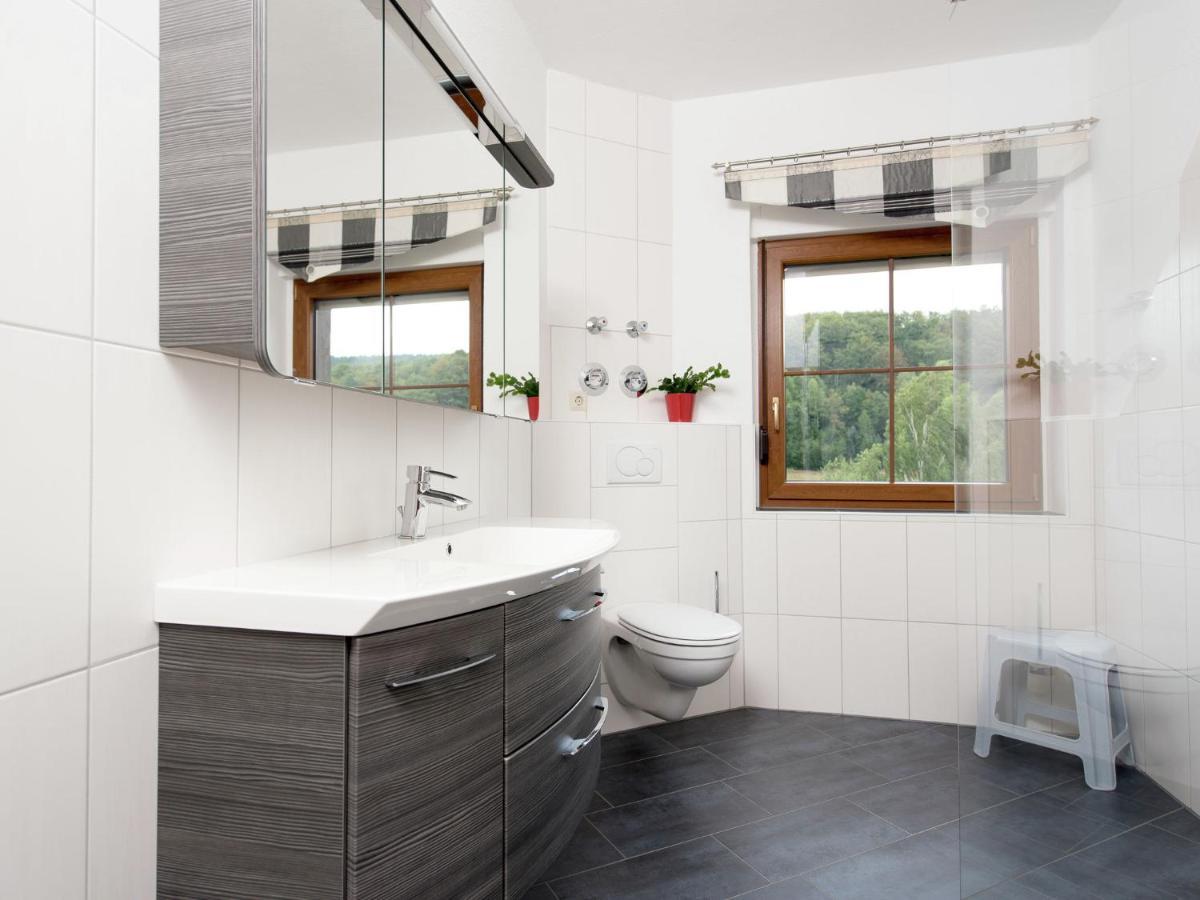 Cozy Apartment In Ore Mountains With Balcony Breitenbrunn  Eksteriør bilde