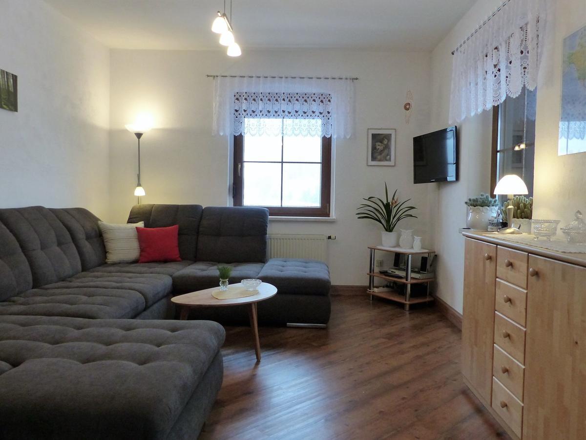Cozy Apartment In Ore Mountains With Balcony Breitenbrunn  Eksteriør bilde
